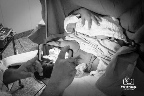 Primeira foto do bebê tirada pelo papai'