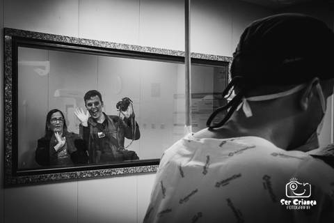 Vovó e titio a esperando Pedro nascer'