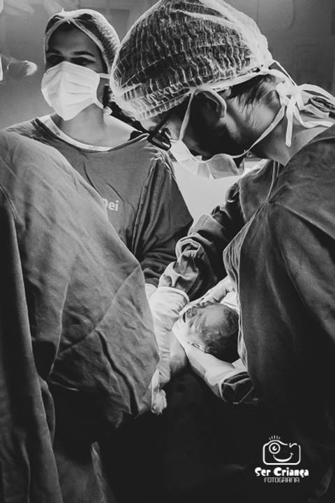 Médicos iniciando o parto Materdei BH'