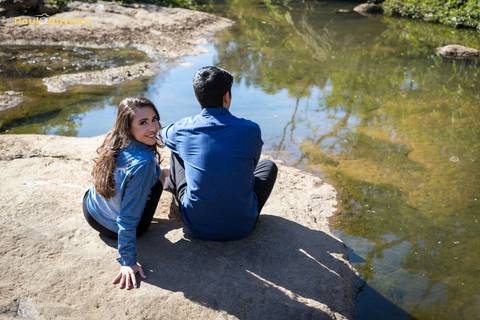 luana e tales poços de caldas-ensaio fotográfico-cascata das antas - casal nas pedras - varias piscinas formadas pela água'