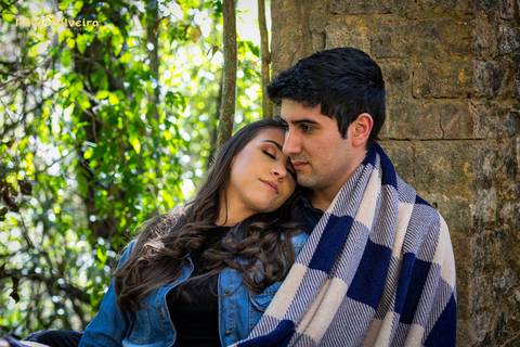 luana e tales poços de caldas-ensaio fotográfico-cascata das antas - casal em meio a ruínas - cenário maravilhoso'