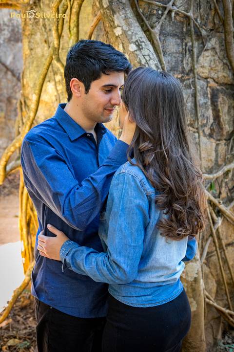 luana e tales poços de caldas-ensaio fotográfico-cascata das antas - casal em meio a ruínas - cenário maravilhoso'