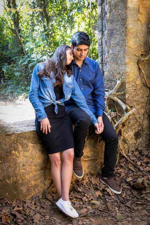 luana e tales poços de caldas-ensaio fotográfico-cascata das antas - casal em meio a ruínas - cenário maravilhoso'