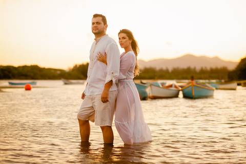 casal no rio da madre na guarda do embaú'