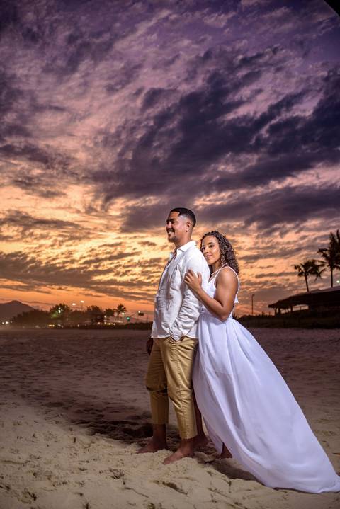 Pre Wedding na praia com por do sol'