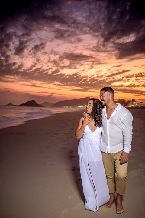 Pre Wedding na praia com por do sol'