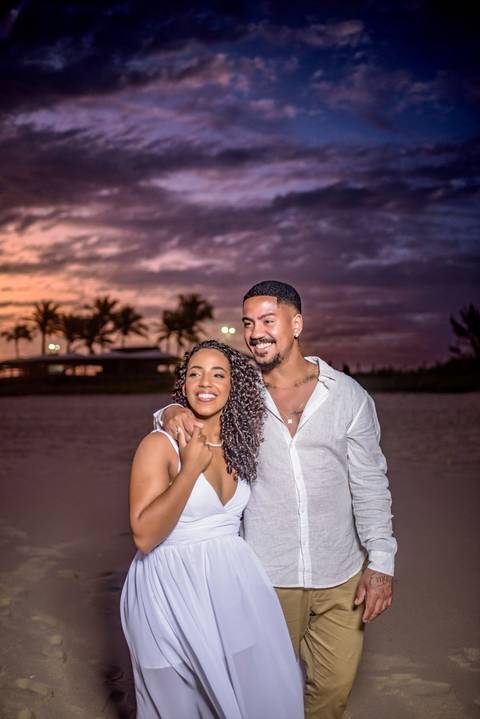 Pre Wedding na praia com por do sol'