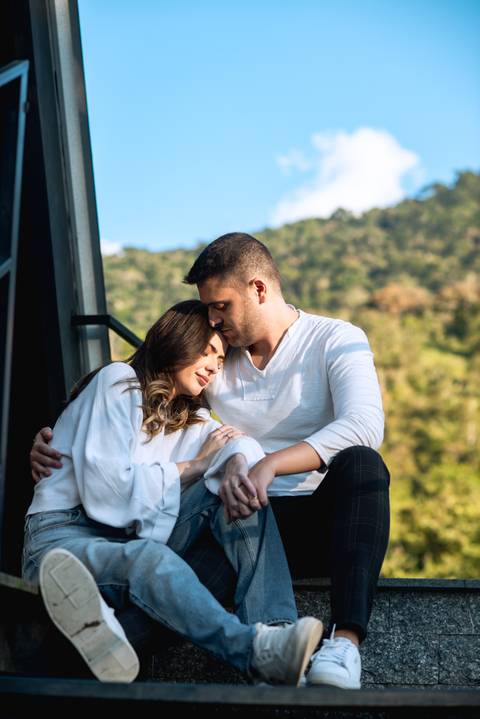 Casal na natureza livre'