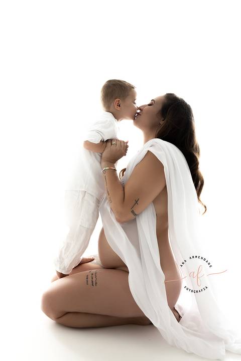 foto grávida com a filha'