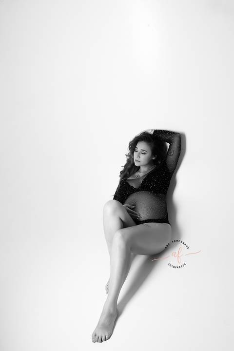 foto grávida deitada'