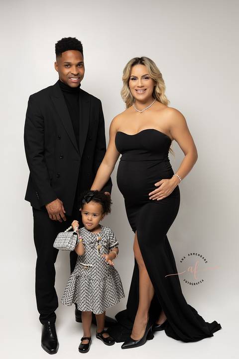 Sessão fotográfica de grávida com a família'