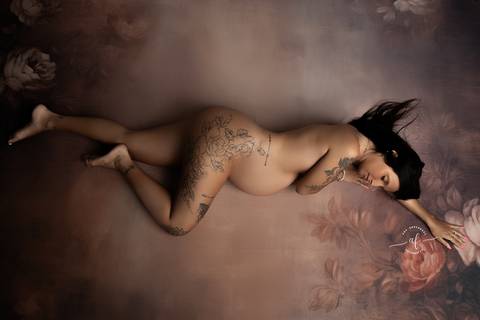 FOTO GRÁVIDA DEITADA'