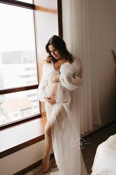 Fotos de grávida na janela boho chic'