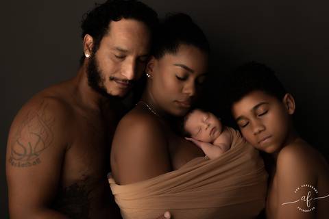 Fotografo de recem nascido em vila nova de gaia          '