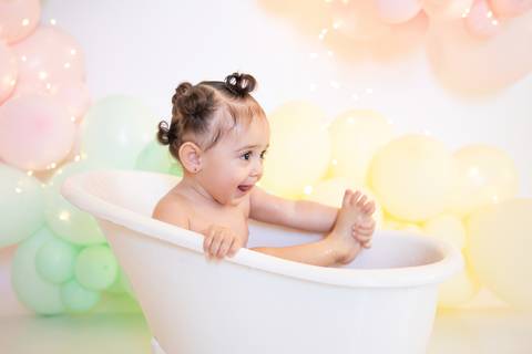 banho de leite, menina, cor candy, balão candy'