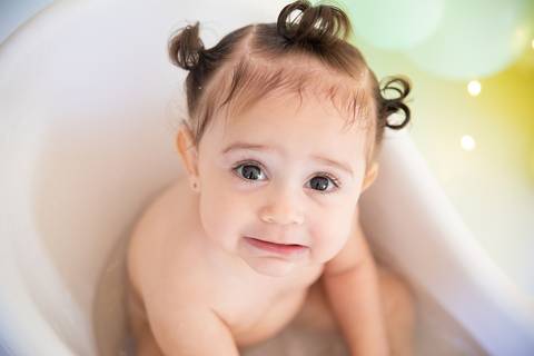 banho de leite, candy, ensaio primeiro ano, ensaio com bolo menina na cor candy em Brasília'