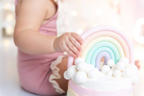 bolo arco-iris smash yhe cake candy Águas Claras'