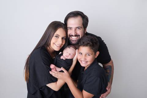 família ensaio Newborn Gabi AIne estúdio em àguas claras DF'