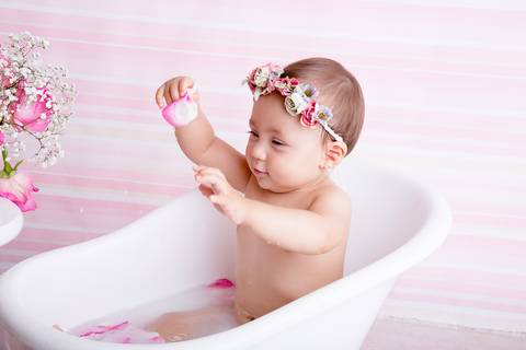 Banho de Leite em Brasília, ensaio de bebe de 9 meses'