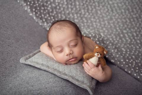 Newborn com ursinho com 16 dias, Newborn Brasilia'