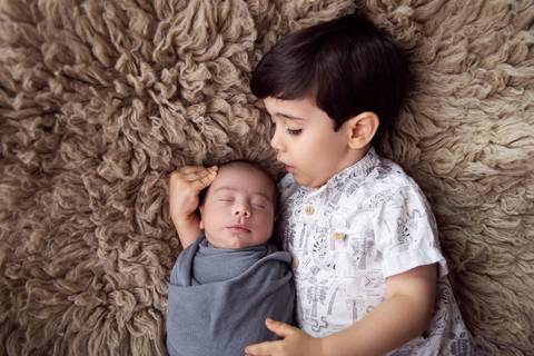 Ensaio recem nascido em Brasilia com irmão, Newbor Brasilia'