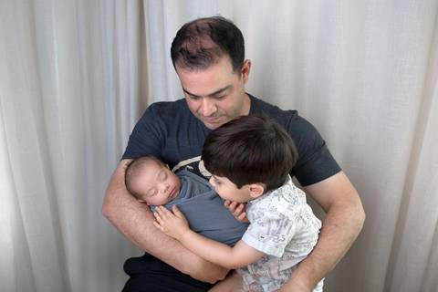 Papai e filhos, ensaio recem nascido, familia 16 dias de vida Newborn Brasilia'