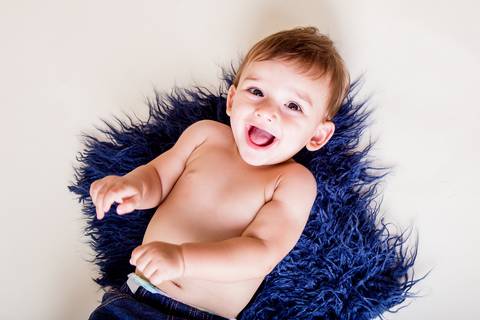 bebê de nove meses, sorrisos, acompanhamento'