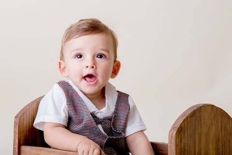 ensaio Brasilia, acompanhamento de bebê em seu orimeiro ano, dentro do bercinho'