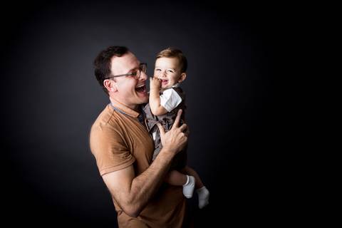 Ensaio bebe de nove meses, foto com papai, acompanhamento primeiro ano'