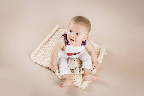 foto de cima de bebê de seis meses, acompanhamento de seis meses primeiro ano, Gabi Aine '