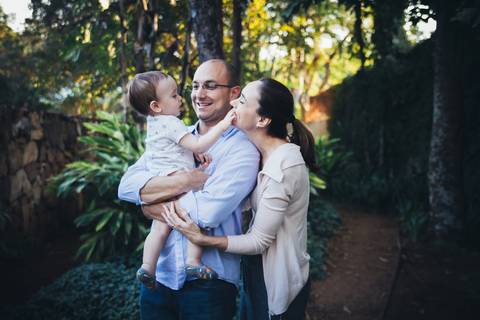 Bebe e avós em ensaio externo de acompanhamento primeiro ano'