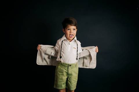 Fotografia menino de 6 an os, ensaio editorial em estúdio, fotografia infantil em Brasília'