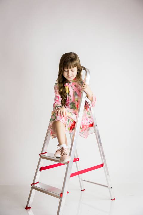 Fotografia infantil em Brasilia, book editorial menina'