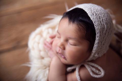 Close Newboirn Brasilia, Bebe de touca dentro do baldinho, Gabi Aine '