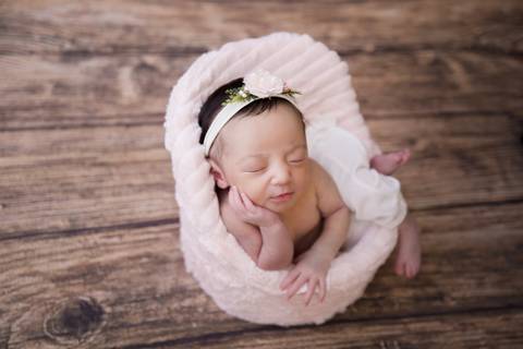 Foto na cadeirinha no ensaio newborn Brasilia, Gabi Aine '