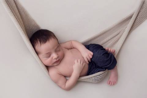 Redinha no ensaio newborn Brasilia, Gabi Aine'