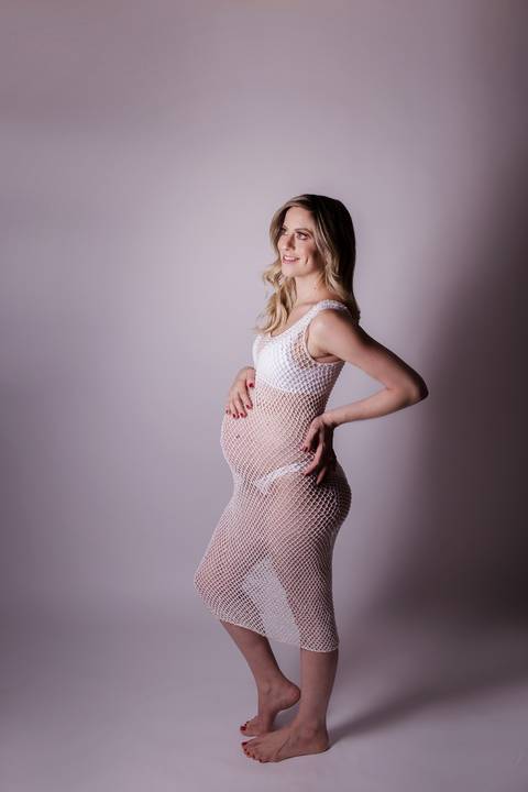 Estúdio Gabi Aine fotografia de gestante em estúdio. àguas Claras '