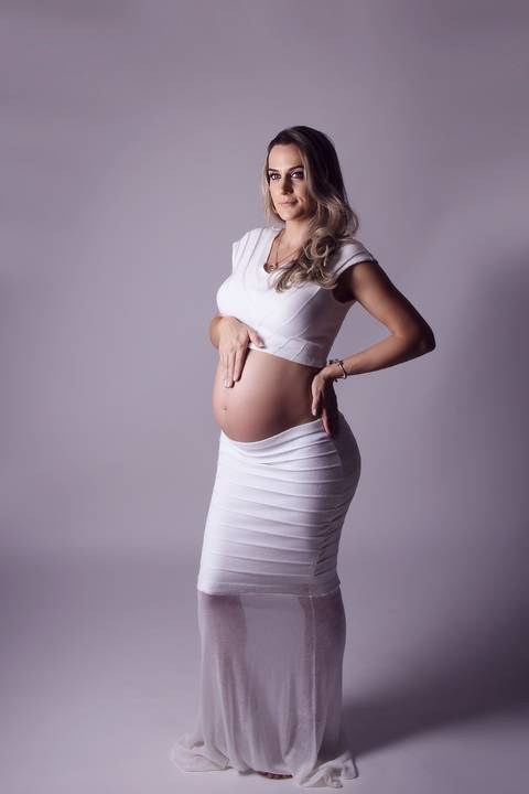 Fotografia gestante DF Ensaio minimalista Ensaio em estúdio àguas Claras DF'