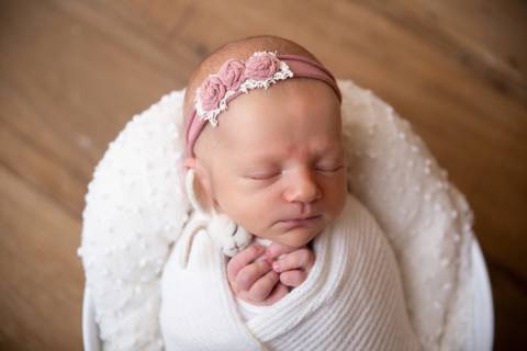 Recem-nascida com ursinho Newborn Brasilia'