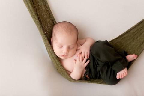 Bebe na rede em ensaio newborn Brasilia , Gabi Aine'