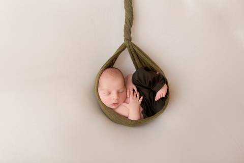 Bebe cegonha em ensaio newborn  em Brasilia àguas claras DF Gabi Aine'