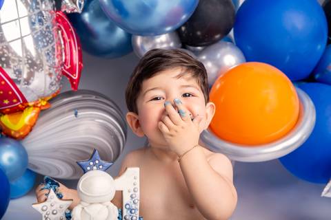 Ensaio com bolo Smash the cake em Brasilia DF'