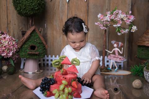 Bolo de frutas tema Jardim'