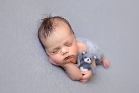 Ensaio Newborn bebe de 10 dias com ursinho'