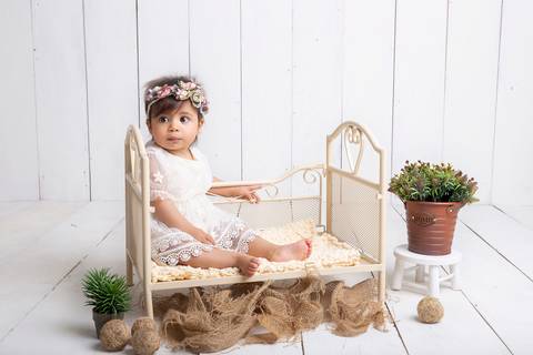 ensaio primeiro ano do bebê fundo branco, na caminha, Brasilia DF, Gabi Aine, '