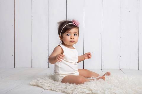 Fofura e delicadeza de bebê de 9 meses em seu ensaio de acompanhamento em Brasilia DF'