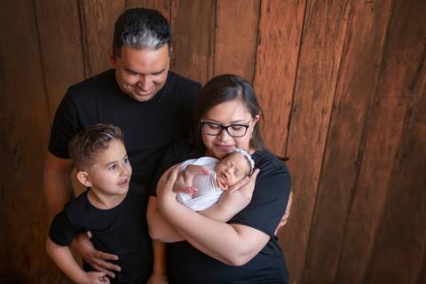 Familia unida, Piebaldismo, ensaio newborn em Brasilia, àguas claras, DF'