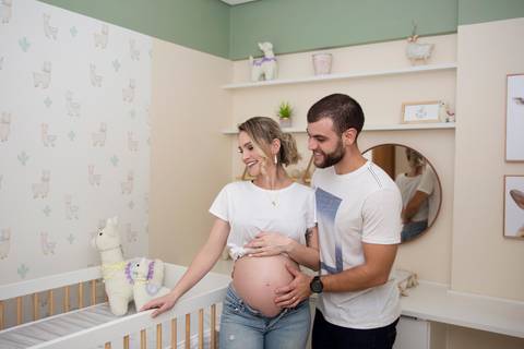 daqui a pouco tem bebe nesse berço, ensaio gestante Brasilia DF'