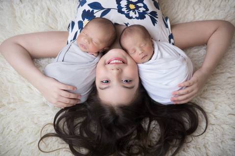 Newborn Gêmeos, ensaio Brasilia DF Gabi Aine'