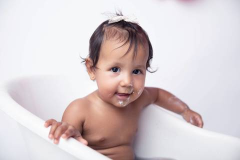 Smash The Cake, cenário rosa, sorriso lindo Gabi Aine '